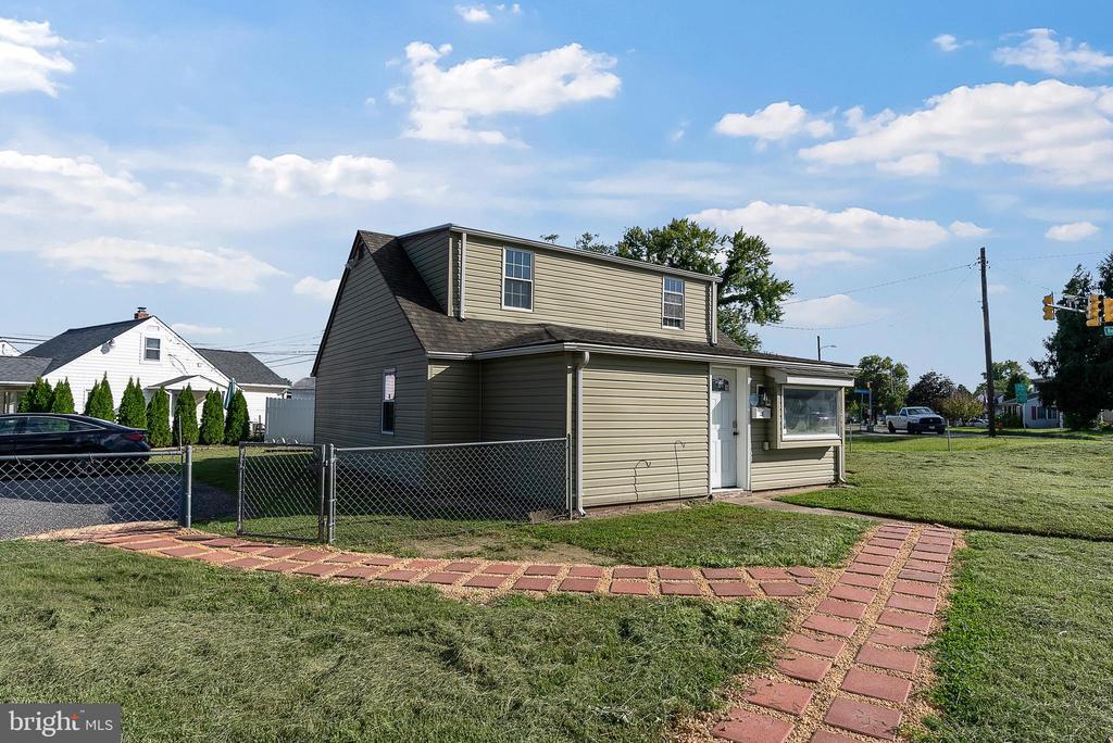 Foto principal - 3301 Sollers Point Rd