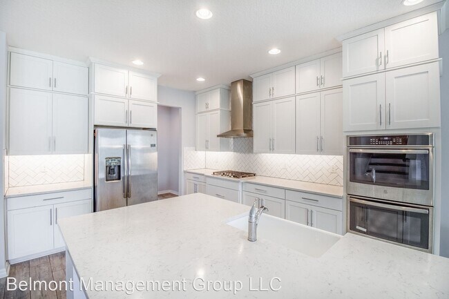 Foto del edificio - 5 br, 4 bath House - 266 Ancona Ave