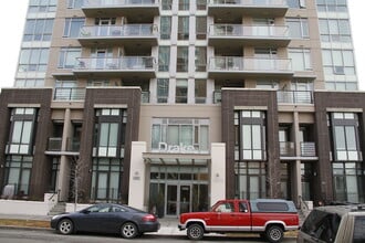 Building Photo - 1500-1500 7 St SW