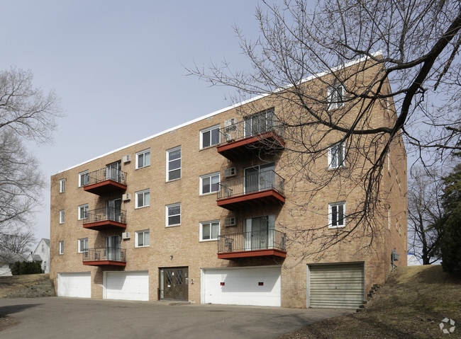 Building Photo - 647 37th Ave NE