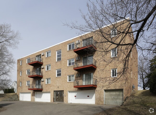 Foto del edificio - 647 37th Ave NE