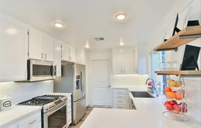 Building Photo - 813 Caminito Nogales