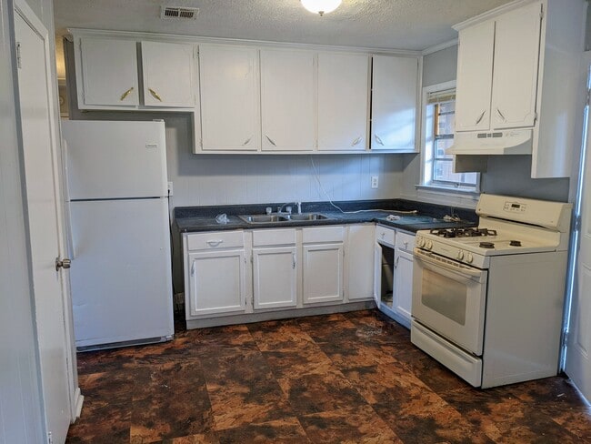 Building Photo - 321 Briarbrook Dr