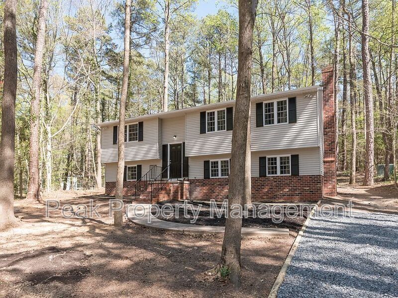 Foto principal - 13307 Old Barn Ct