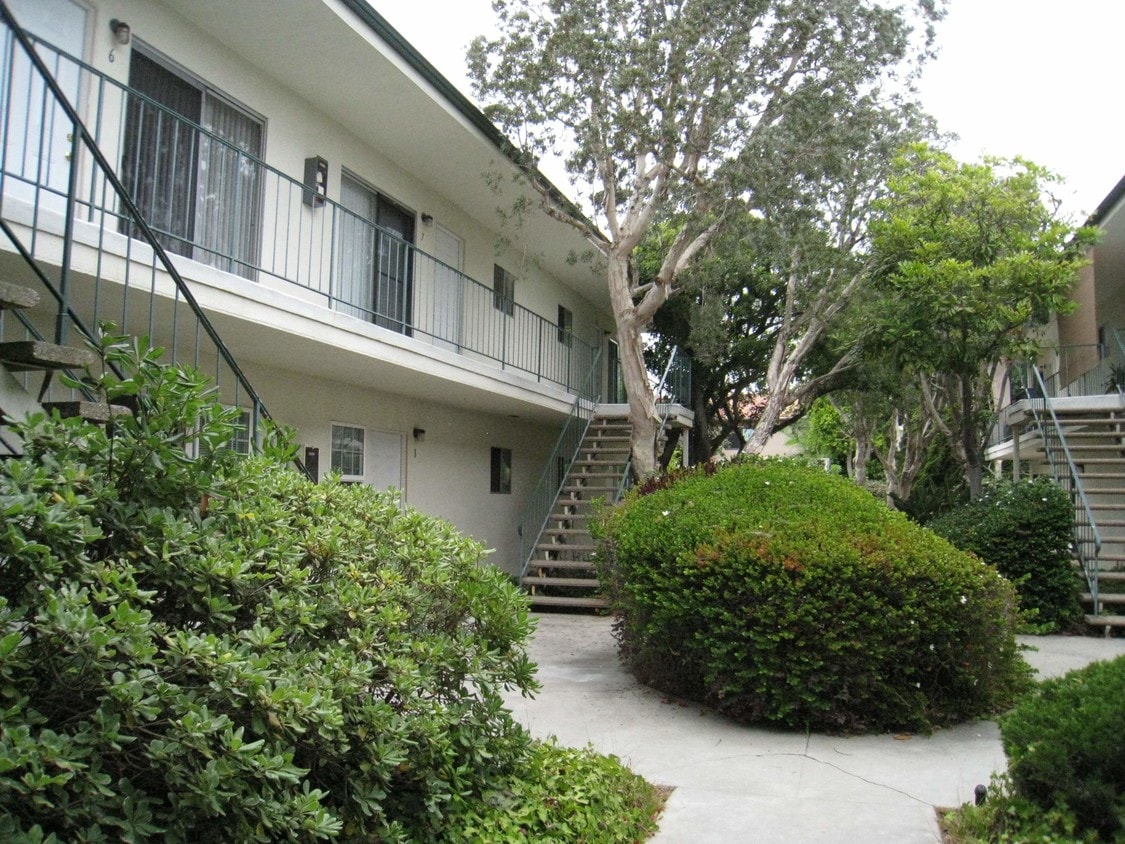 1555 Artesia Blvd Manhattan Beach Ca 90266 Apartments Manhattan Beach Ca Apartments Com