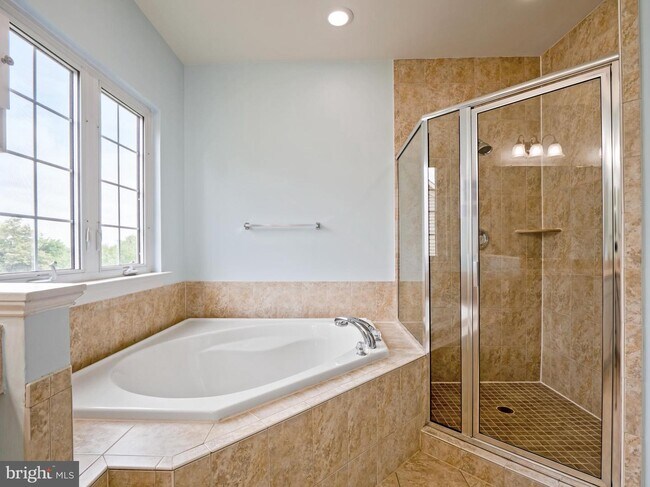 Building Photo - 103 Rosebrook Ct NW