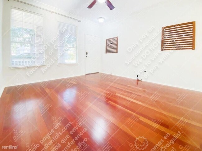 Building Photo - 3 br, 2.5 bath House - 10305 Laredo Dr