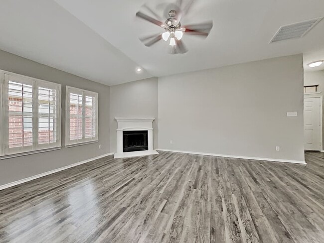 Photo - 2812 Maple Creek Dr House