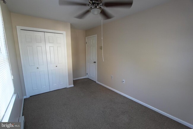 Building Photo - 45 Standish Ct