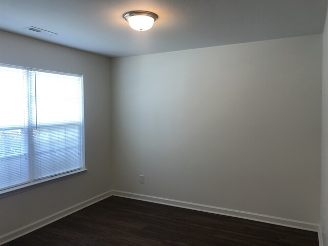 Building Photo - 118 Charndon Way