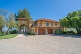 Primary Photo - Private 5 Bedroom Estate for Rent in Santa...