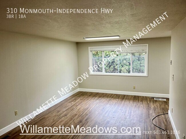 Building Photo - Stunning 3 Bedroom Duplex with Garage & Fe...