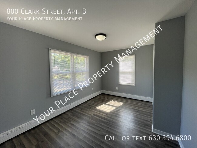 Building Photo - UPDATED AND SPACIOUS 3 BEDROOM, 1 BATHROOM...