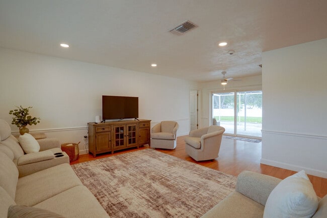 Building Photo - 3399 Espanola Dr