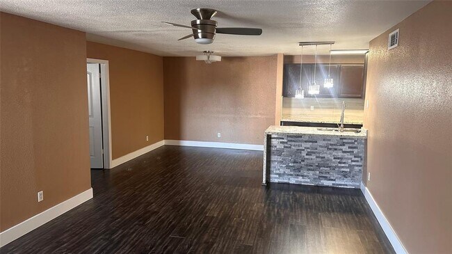 Foto del edificio - 10793 Braes Bend Dr