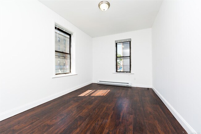 Building Photo - 492 E 98th St