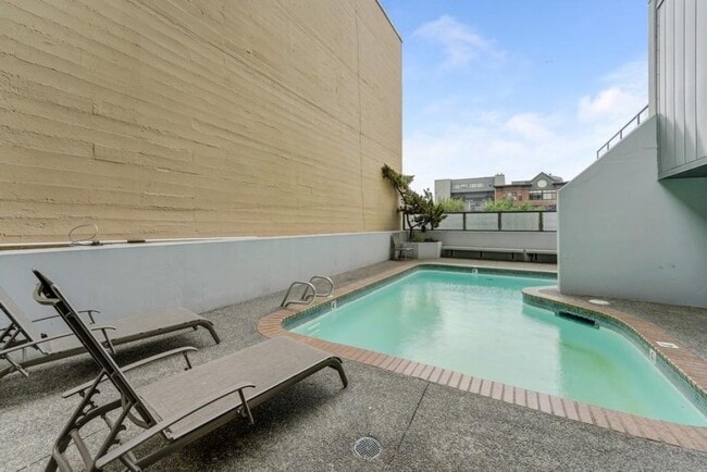 Building Photo - Harbour Heights - 2 bedrooms