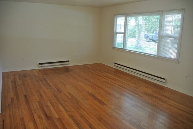 Building Photo - 1707 Sommerell Ave