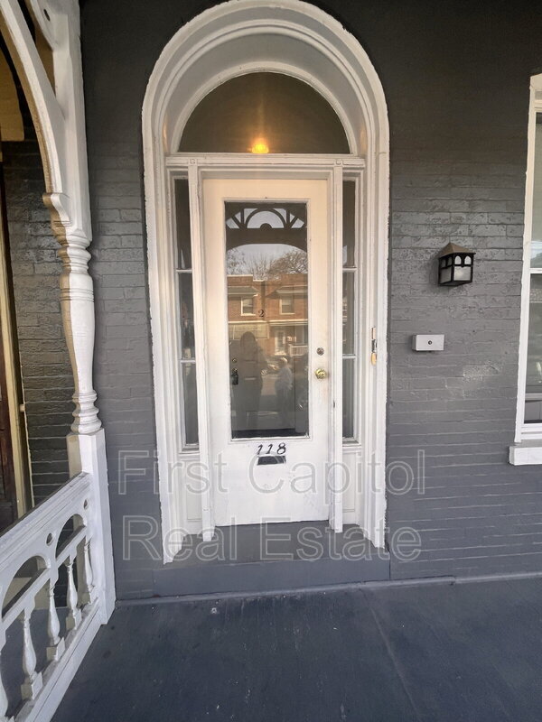 Building Photo - 118 E New St