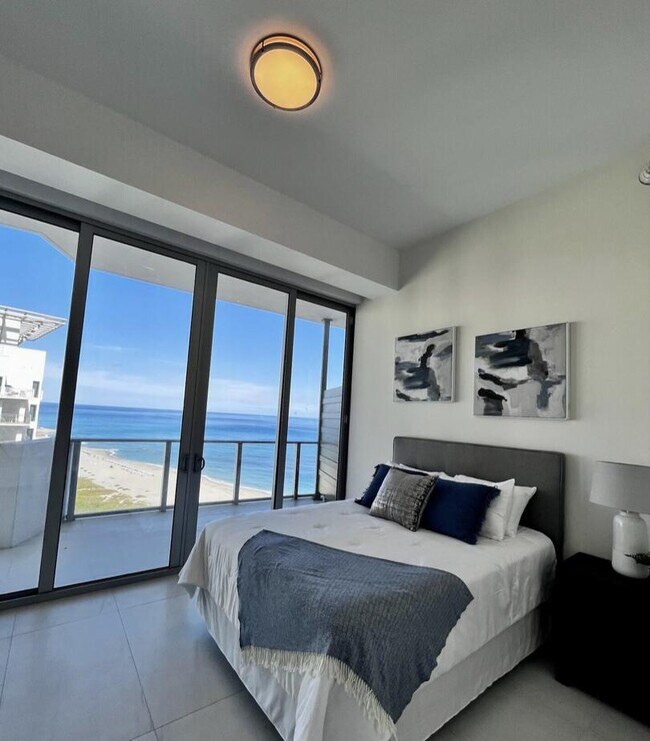 Foto del edificio - 3100 N Ocean Dr