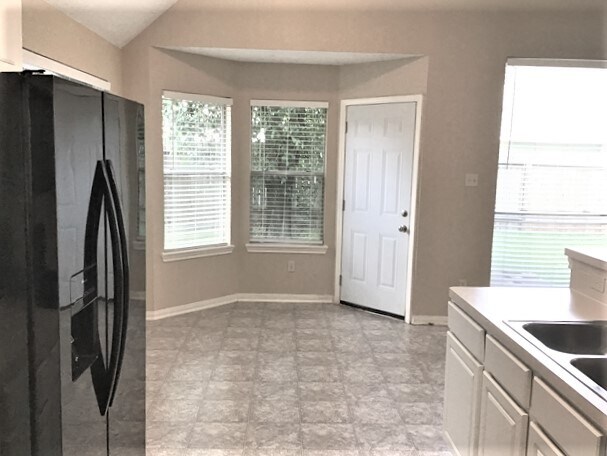 Foto del edificio - 4715 Meadows Edge Ln