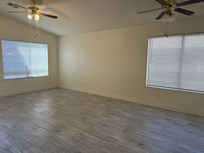 Foto del edificio - 8538 E Calypso Ave