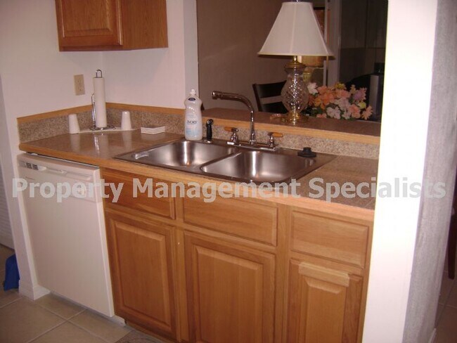 Foto del edificio - Beautiful 2/2 Condo