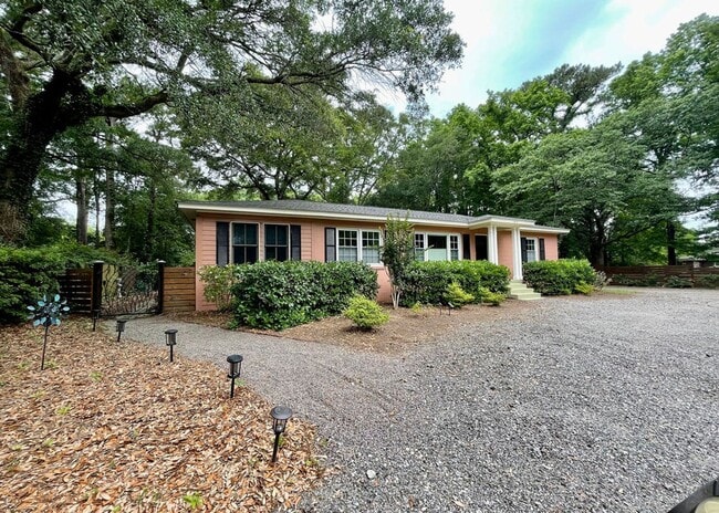 Building Photo - Available now.  WATER & SEWER INCLUDED! Go...