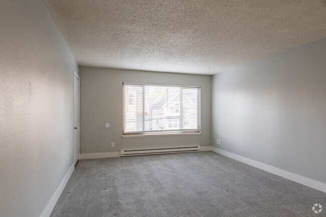 1BD, 1BA - 650SF - Holden Court