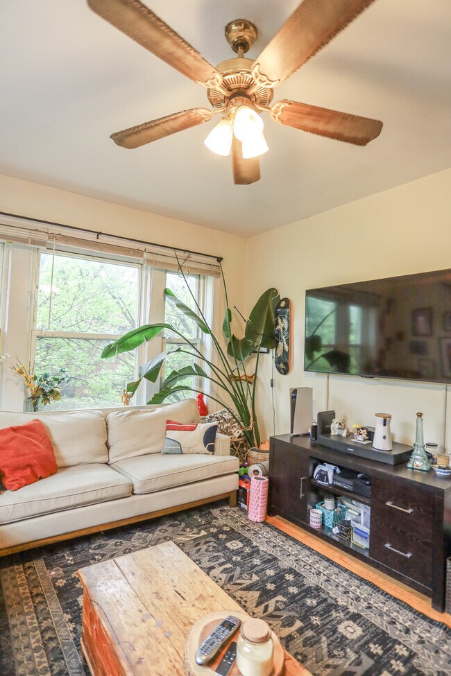 Foto del edificio - 4157 N Wolcott Ave