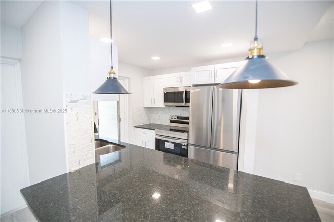 Foto del edificio - 8704 NW 35th St