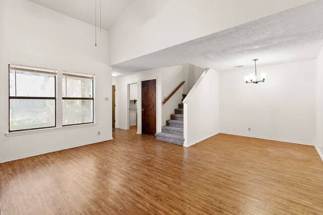 Foto del edificio - 1303 Conway Dr