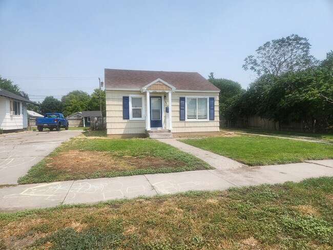 Building Photo - Elba Cottage