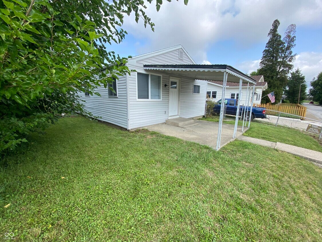 Foto principal - 815 S Calumet St