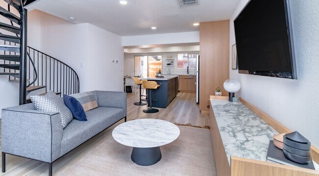 Foto del edificio - 7347 Gail Way