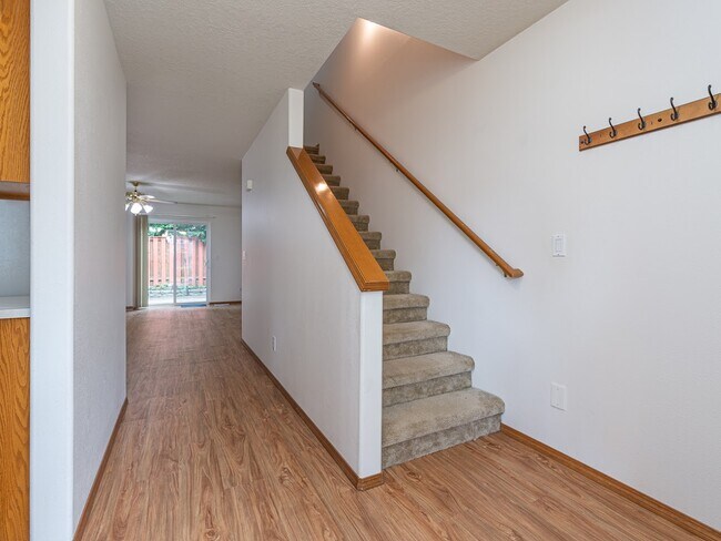 Foto del edificio - 3468 SE Harvey St