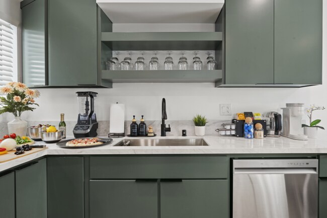 Foto del edificio - 5624 Raber St