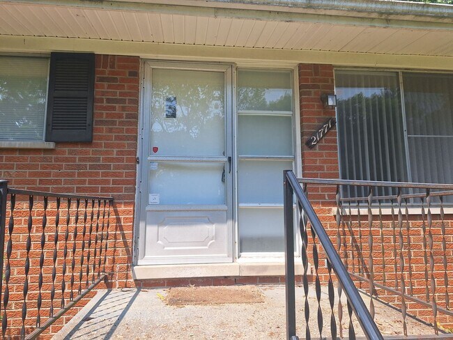 Foto del edificio - 3 bedroom home in Southfield with sprawlin...