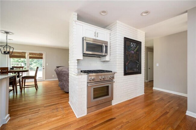 Foto del edificio - 3850 Beya Way