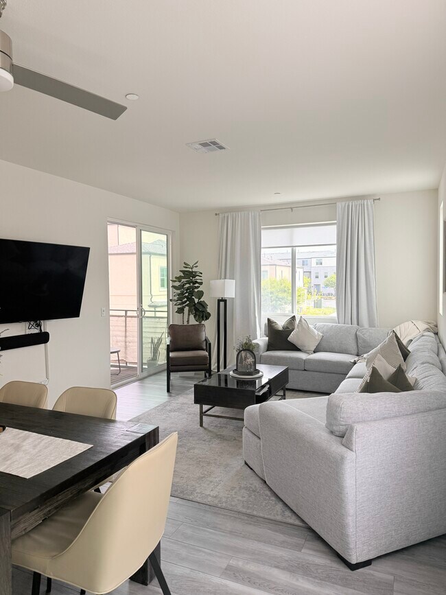 Foto del edificio - 5216 Beachfront Cove St