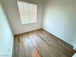 Building Photo - 3513 La Cascada Ave