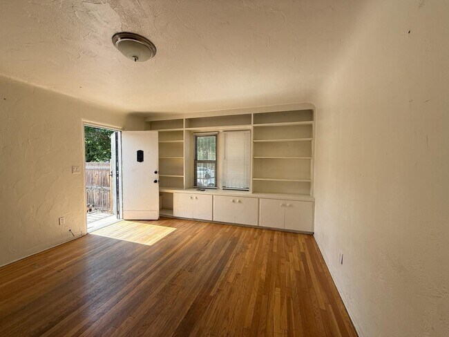 Foto del edificio - 1113 Gold Ave SW