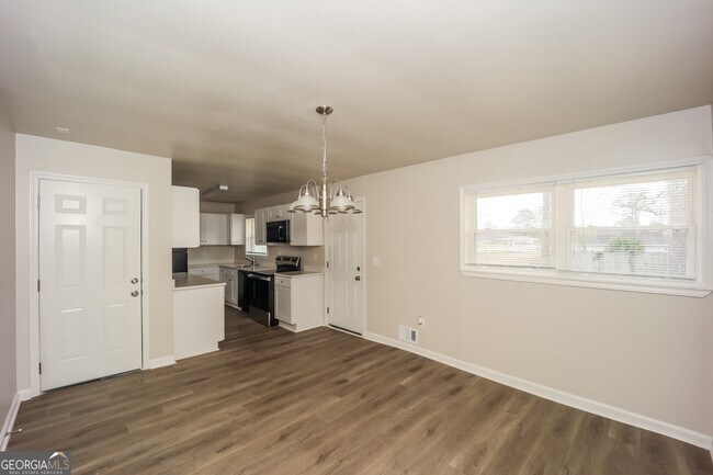 Foto del edificio - 7288 Howard Cir