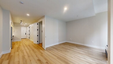 Interior Photo - 322 on North Broad