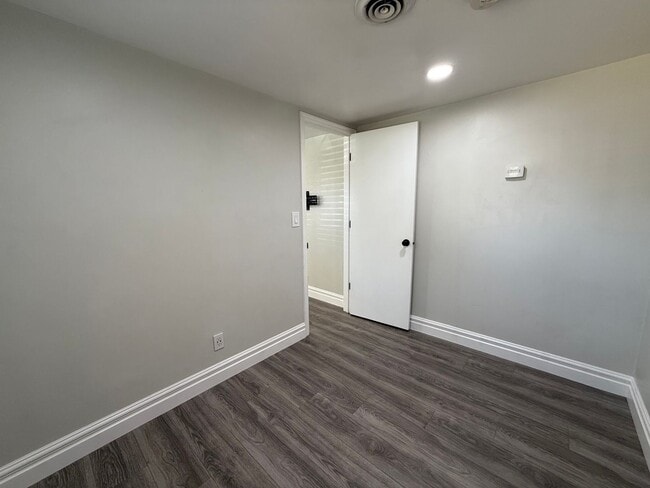 Building Photo - Coming Soon! Updated 2-Bedroom Home in Millcreek!