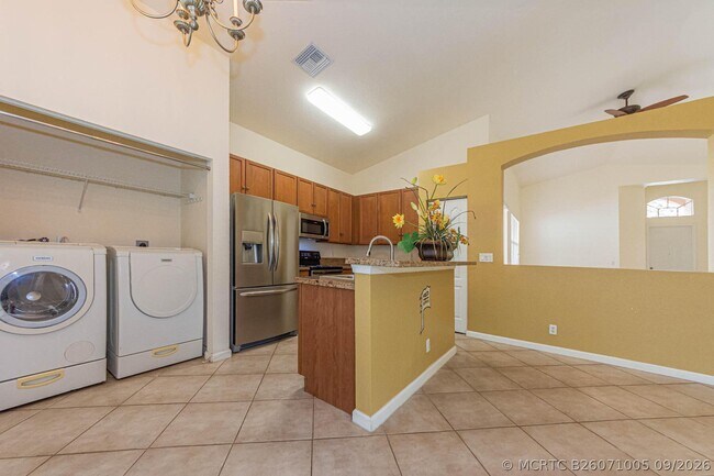 Building Photo - 5717 Spanish River Rd