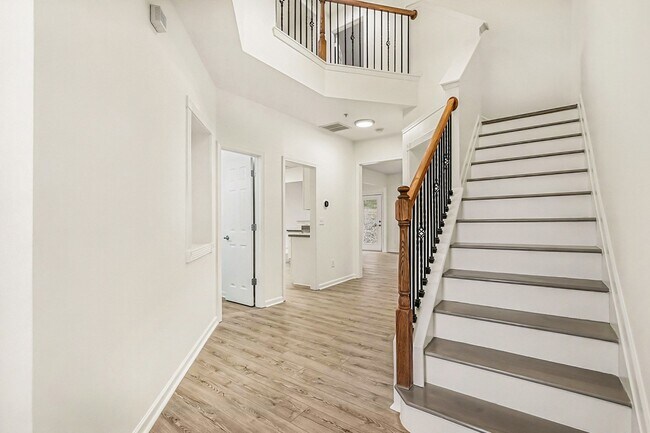 Building Photo - 1645 Caswell Pky