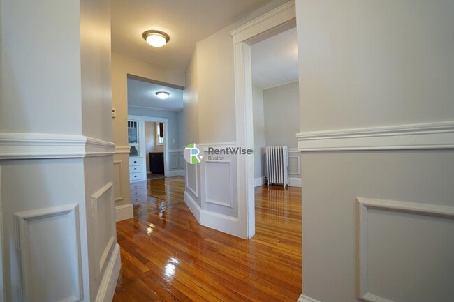 Building Photo - 136 Arlington St