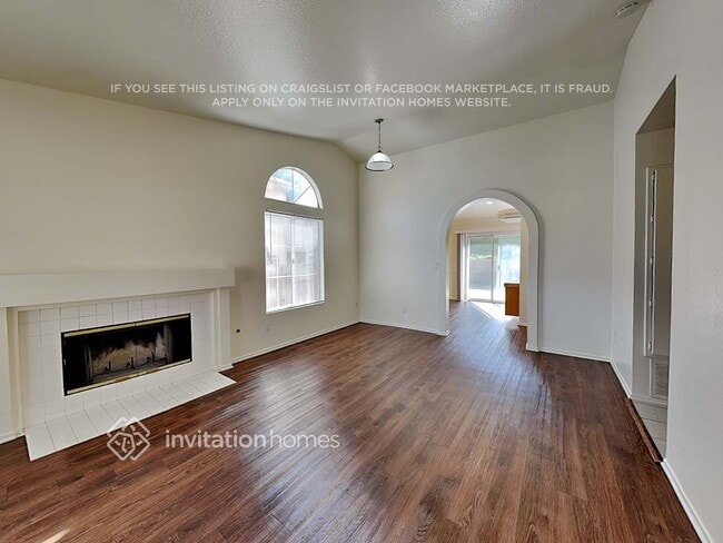 Building Photo - 3140 Crowne Dr