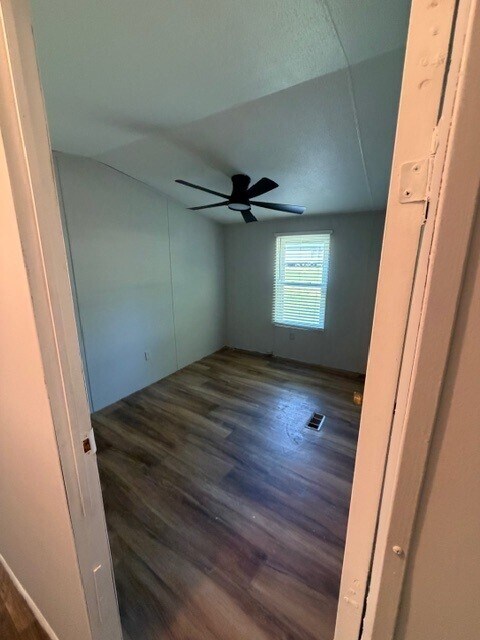 Foto del edificio - 1014 Pin Oak Ln